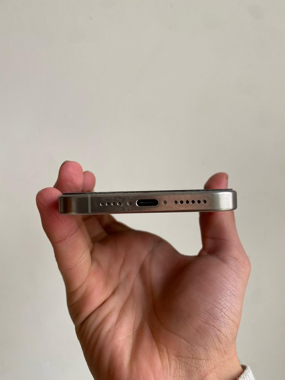 ايفون 15 برو ماكس لون تيتانيوم نظافة فول كلشي ممبدل بيه ملحقاته كاملة ، باقي التفاصيل بالصور السعر 1.175.000 وبي مجال بسيط
العنوان نجف قرية الغدير الاولى
للاستفسار واتساب : ***********
