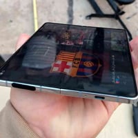 سامسونگ zفولد5 نضافه100 ذاكره 256 نسخه الشرق الاوسط كله عربي ويا كفر ج...