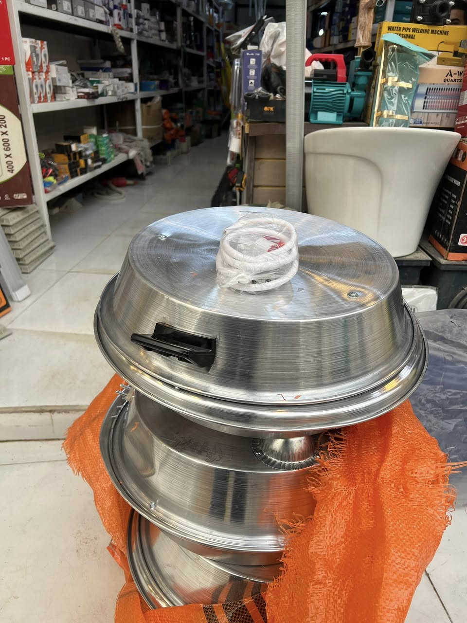 محل بركات الرحمن الشطرة شارع الكص 
رقم *********** 
تنور اصلي ابو الورده
