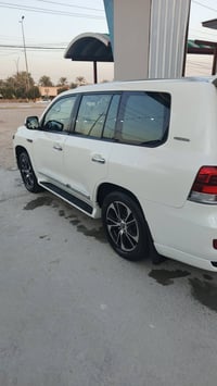 لاندكروز • ٢٠١٠ • مكينه ٨