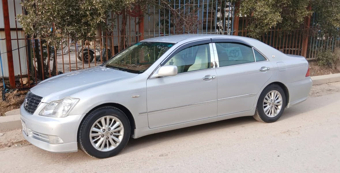 السلام عليكم ورحمة الله وبركاته
من رخصة مدير الكروب المحترم 
شاهينه موديل ٢٠٠٤ 
رقم انكليزي باسمي قرار ٤٨
 للبيع فقط اعتذر ما اراوس 
السعر ١٤٠ ورقه 
شاهينة مكفوله من الكص ومن نقل الجثة ومن الاصوليات ومن الحادث تحوير الجوه نجف دشبول الامارت 
كير مكينه تبريد تايرات وباتري جديد غراض جنطه موجوده 
ثلاث دكم كرستال برده شاصي ٨٢ مري شفط وترحيب حساسات امامي وخلفي كامرة دوارة ستيرن كهربائي ٦ بصمات اربع جامات اوتو اربع جامات تصعيد وتنزيل من الريمون وباقي المواصفات معرفة 
العنوان محافظة الديوانية قضاء الشامية 
***********
