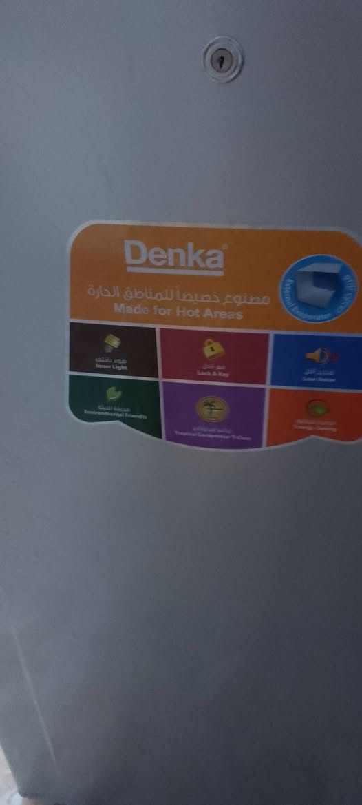 السلام عليكم عندي ثلاجه للبيع بعدهه جديده مستخدمه اسبوع السعر 700 التواصل ع ***********
