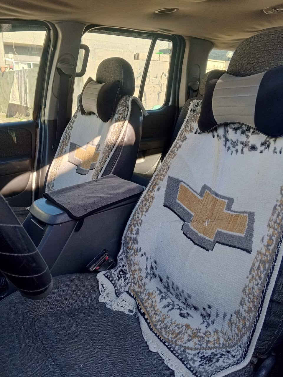 السلام عليكم جميعا ...سياره اكس بلور  للبيع موديل 2004 رقم كركوك انكليزي سنويه  جديده  كفاله عامه من صدر وحداده كير ومحرك وتبريد  سياره حلوه وترايك وين متريد علما السياره مسجله موديل 2000  السعر 75 ورقه والسياره موجوده في اربيل  منطقة دارتو  وشايف خير للياخذها. رقم الهاتف *********** فيه وااساب... ومن الله التوفيق
