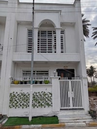 دار حديث للبيع بناء طابوك مساحته 50 متر 3 غرف نوم خدمات فوك وجوه خدمات...