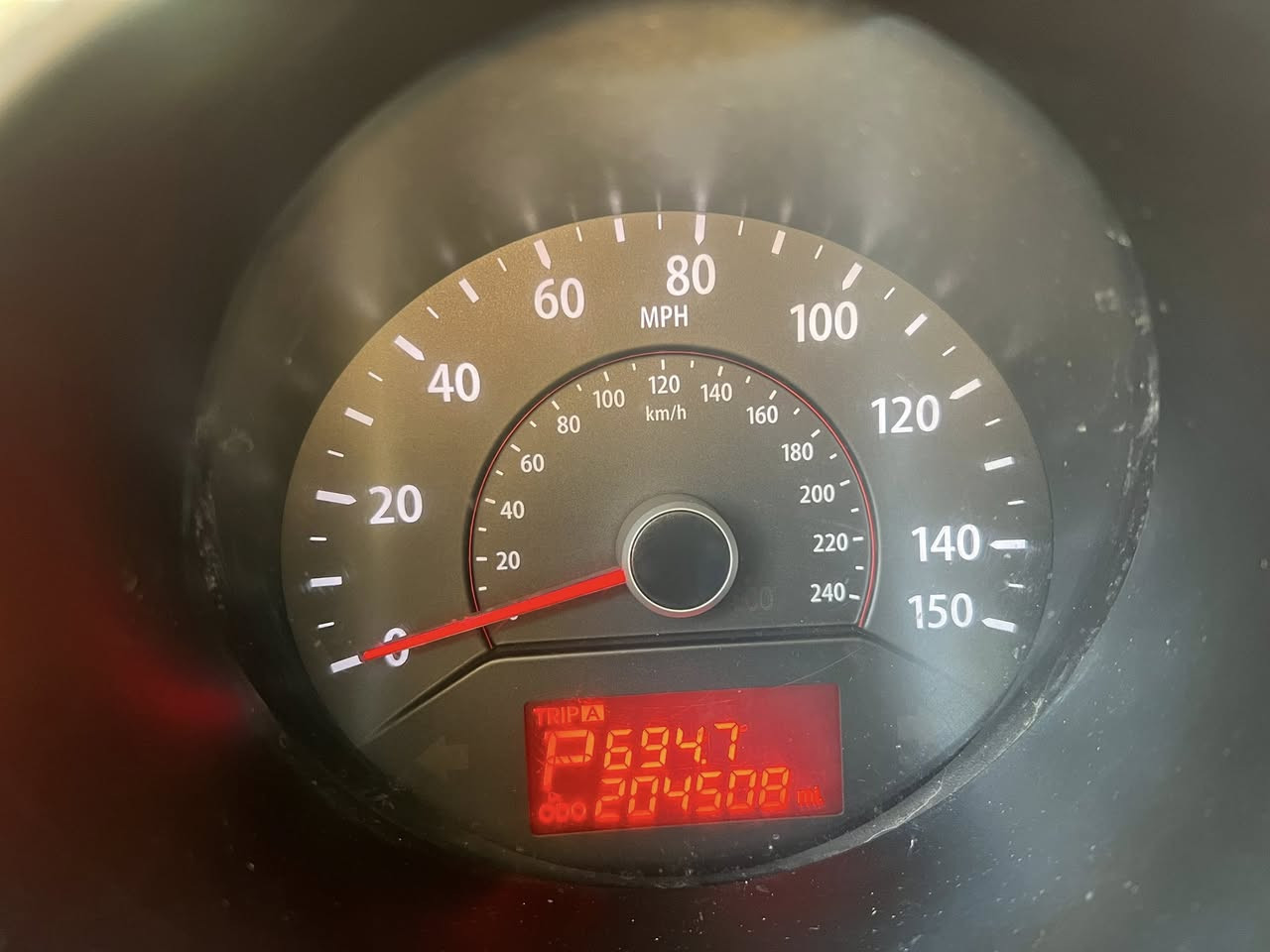 سلام عليكم سورنتو موديل  2012 للبيع السيارة مثل ما موضح كدامكم بل فديو ول صور السعر 110 وبيهة مجال اتصال ***********
