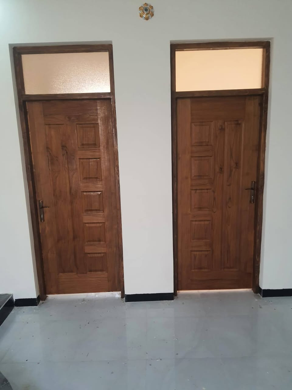 السلام عليكم...   السعر   230 مليون 
عقار للبيع طابو صرف طابقين 
بغداد _ المحموديه / حي الرشيد بجانب اعداديه الحكيم  
المساحة  150 م | واجهة 7ونص م |  نزال 20م |
           بناء حديث  سنة 2024 
يحتوي على ثلاث غرف نوم 
 للاستفسار  ه‍ 
***********
***********
