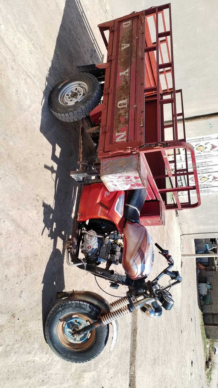 السلام عليكم ستوتة للبيع دايوان موديل 2015 ستوتة خير من الله شوفت عينكم الاوراق كاملة السعر خاص ***********
