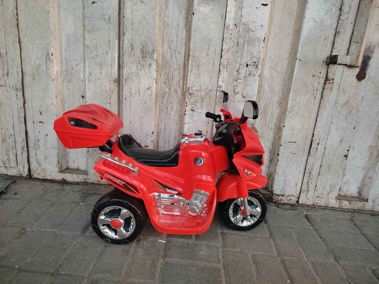 ماطور طفل شحن جديد من عمر سنه إلى 6سنه بسعر جمله 50الف فقط العنوان بغداد سوك صدرية يوجد توصيل ***********
