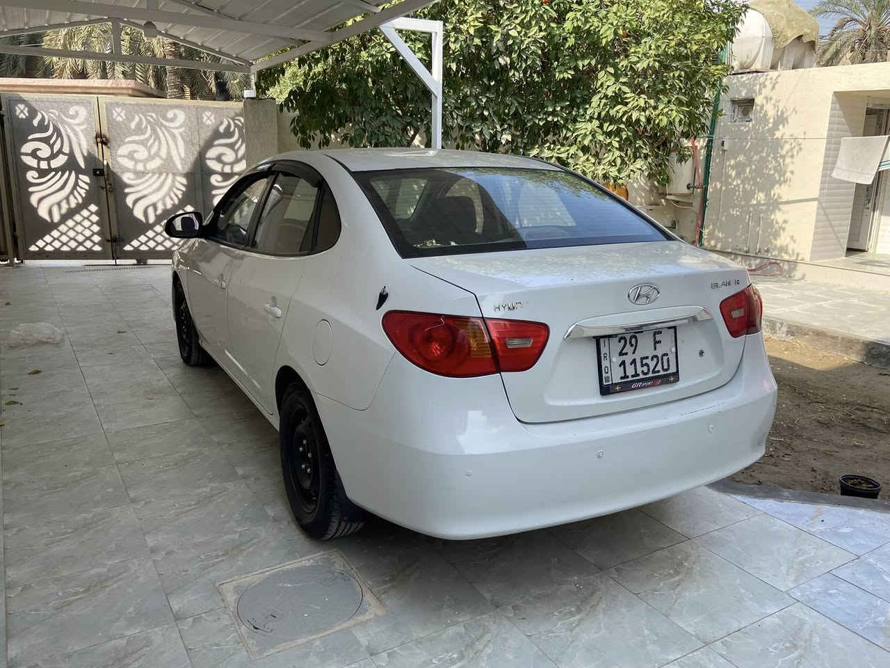 سلام عليكم ورحمة الله 
النترة 2011خليجية 
السيارة نضيفة 
بيها تبخير بالمكينة 
للاستفسار اكثر ***********
السعر 105وبيها مجال 
المكان واسط الصويرة
