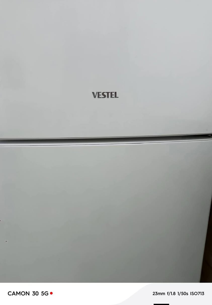 اعاده ناشر بسبب الوعود الكاذبة ثلاجه نضيفه ما دخله تصليح سعره ٢٥٠و بيه مجال بسيط حجم ٤٢سعره ١٠٠المكان البياع شرطه الخامسة ***********
