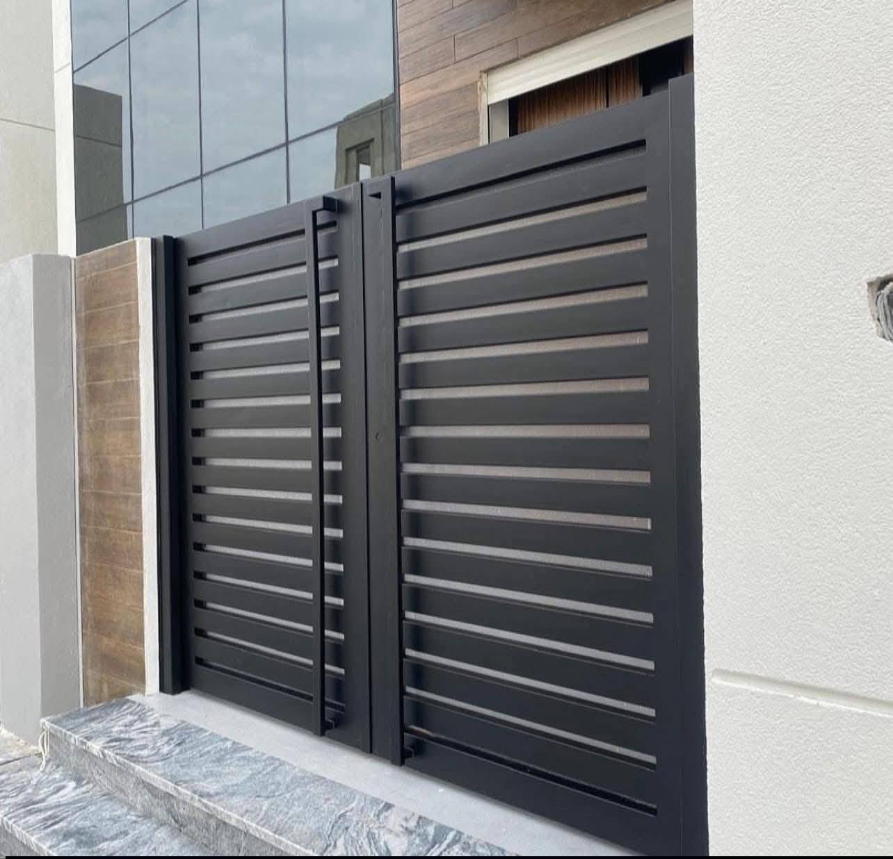 حداد متنقل
لعمل كافه انواع الحام ابواب شبابيك محجرات سقائف

ابراج واجهيات ابراج محميات و مراجيج مع كافه عمل التصليحات
واتسابي***********
