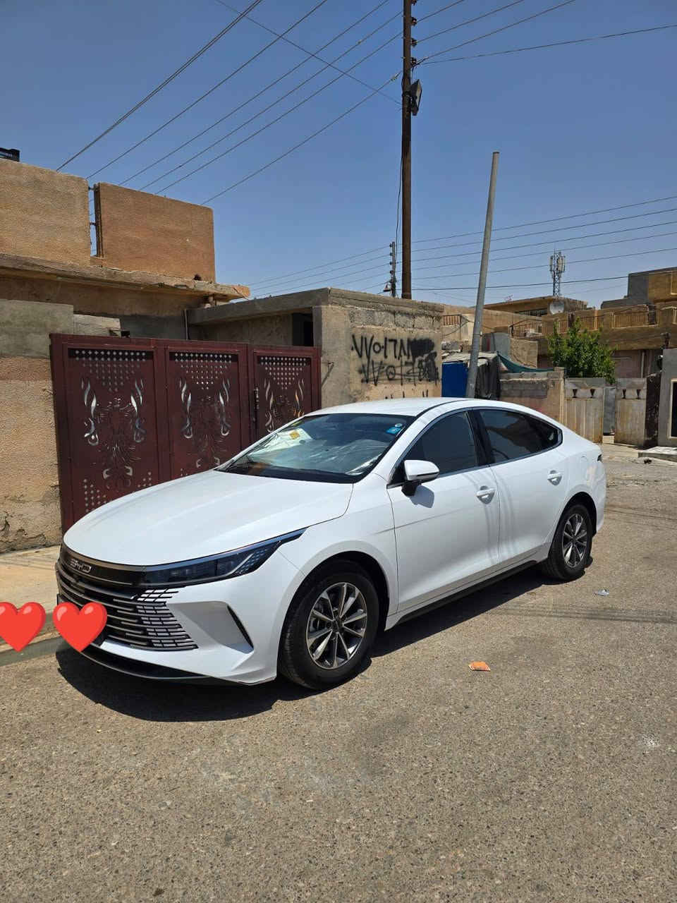 السلام عليكم بي واي دي دستروير
BYD :DESTROYAR
2025
ماشية 10الف

مواصفاتهة معروفة 
🔹لايت لد زنون +كشافات
🔹دخول ذكي + كارت + بصمة 
🔹اشاير مري 
🔹ماطور لايت (يصعد وينزل )
🔹اوتو هولد 
🔹مود درايف 
🔹سايد بريك ذكي كهربائي 
🔹شاشة قلاب كبيرة معربة 
🔹عدادات شاشة رقمية 
🔹تبريد قطعتين ❄️ 
🔹كراسي جلد رياضية ابيض 
🔹كير ماوس 
🔹زر HEV+زر EV
🔹منافذ طاقة امامية +خلفية  شحن سريع

***********صاحب السيارة
