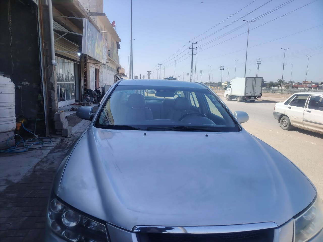 السلام عليكم سوناته موديل ٧ للبيع ادوات كصه تبريد مكينه كير حداديه جاهزه السياره للبيع او مرواس *********** السعر ٤٢ اوبيه مجال بسيط
