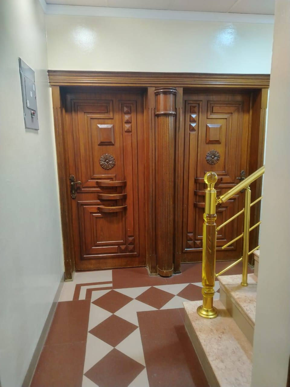 #عروضات_مكتب_قصر_نينوى

دار للبيع حي الإخاء الأولى قرب مدرسة الإخاء 
شارع الحدائق موقع مميز 

المساحة ⬅️135متر واقع حال بل سند 119متر 
واجهه ◀️9
الطابق الاول ◀️غرفتين   نوم صحيات وهول واستقبال ومطبخ وكراج

الطابق الثاني  غرف نوم  وبيتونه  

ملك صرف شارع تبليط بعرض 12 اتجاه شروق تسليم مفتاح 

للاستفسار اكثر مراجعه مكتب قصر نينوى الكائن سايدين البحرين او الاتصال على الارقام التاليه

نستقبل عروضكم العقاريه على الماسنجر أو الواتساب 
                                  
 ***********

*********** واتساب                         ‬
