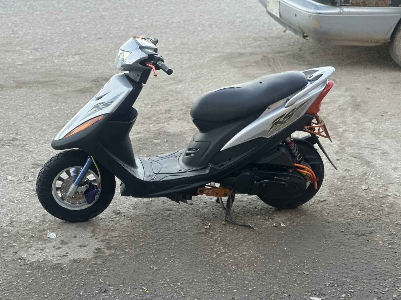 السلام عليكن ماكس عدلة للبيع الدراجة نكرا سلف مكينة ممفتوحة نضافة 90‎%‎ الدراجة عوزها صفحة يمنة ودبل خلفي ولايت امامي لباقي كاملا 
لتواصل خاص او اتصل 
***********
