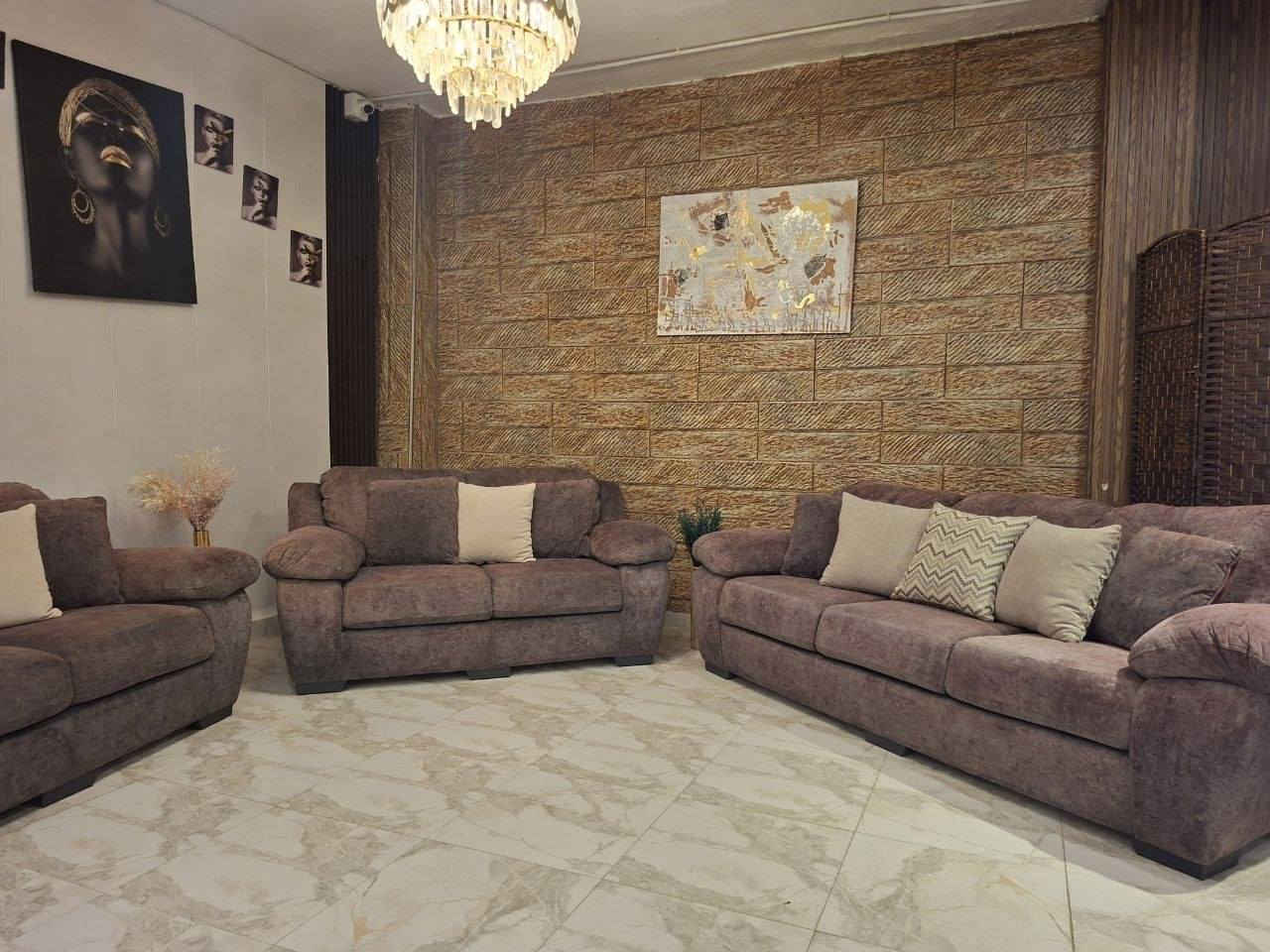 طقم كنب 7 مقاعد ماركة الدب 🛋️
مصنوع من أجود أنواع خشب السويد بالكامل ، اسفنج دانلوب 
قماش شمواه تركي راقي ، فل بوليستر طبي 🔥 استخدام بسيط جداً بحال الوكاله .
 (( بسعر مغري جداً  )) الله يبارك لصاحب النصيب 🤍


**إذا كنت صاحب هذا الإعلان وتريد حذفه لأي سبب، رجاءا أرسل رسالة إلى الدعم الفني**