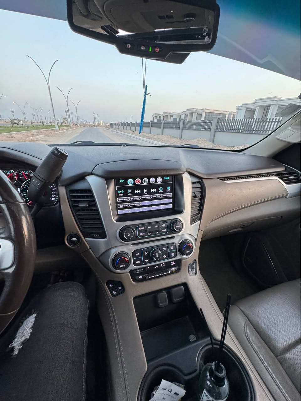 سلام عليكم 
جمسي يوگن 2108 SLT فول مواصفات 
فتحه رادار امامي خلفي جانبي 
حساسات بالكشنات 
كشنات تدفئة تبريد 
كشنات فصل 
اشاير بالمري ليلي نهاري 
وبعد بيها هواي مواصفات واضحه بالصور 
حادثها بند صبغ ومدكر نفس اللون ابيض صدفي
مرقم بغداد دخول جديد كتاب ضباط تحويل ثاني يوم 
***********
السعر 310$ البصرة, العراق
