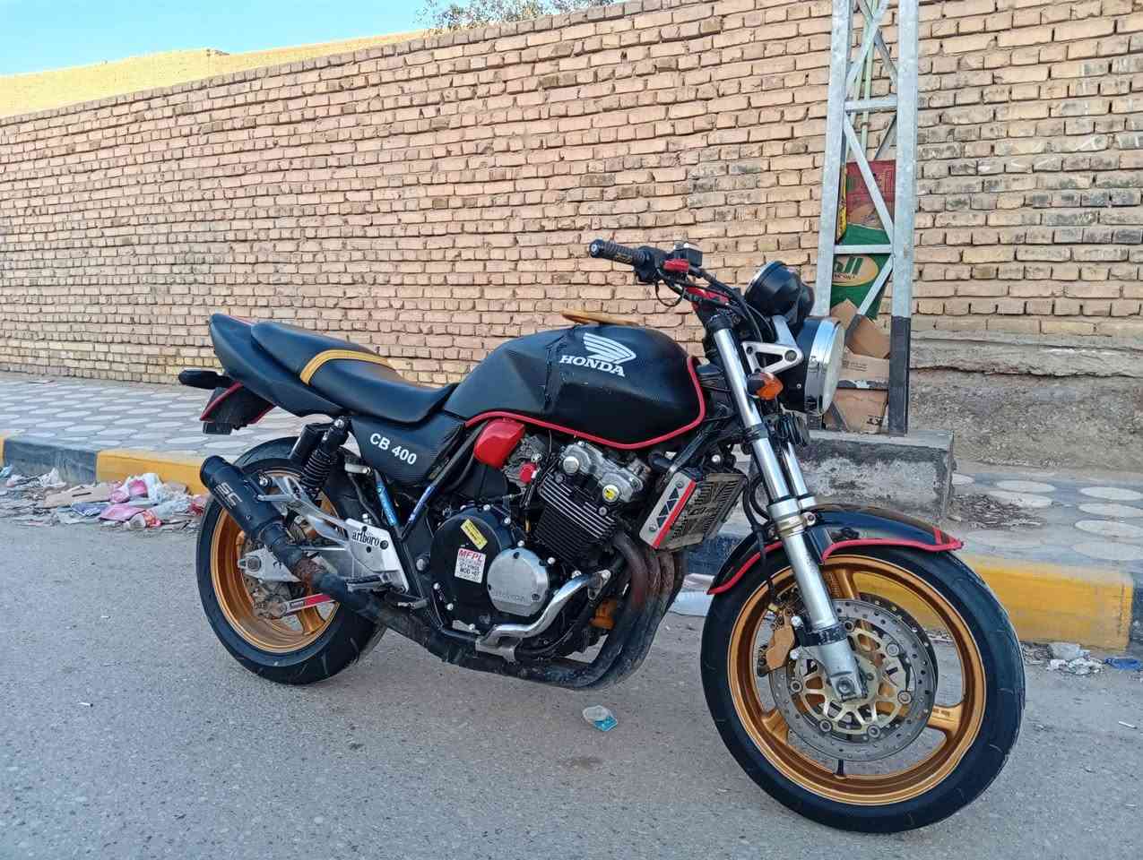 بطح للبيع 
سي بي 4 محرك هايبر

 شغل 16 ولف 

السعر واحد و 700 

 ***********
