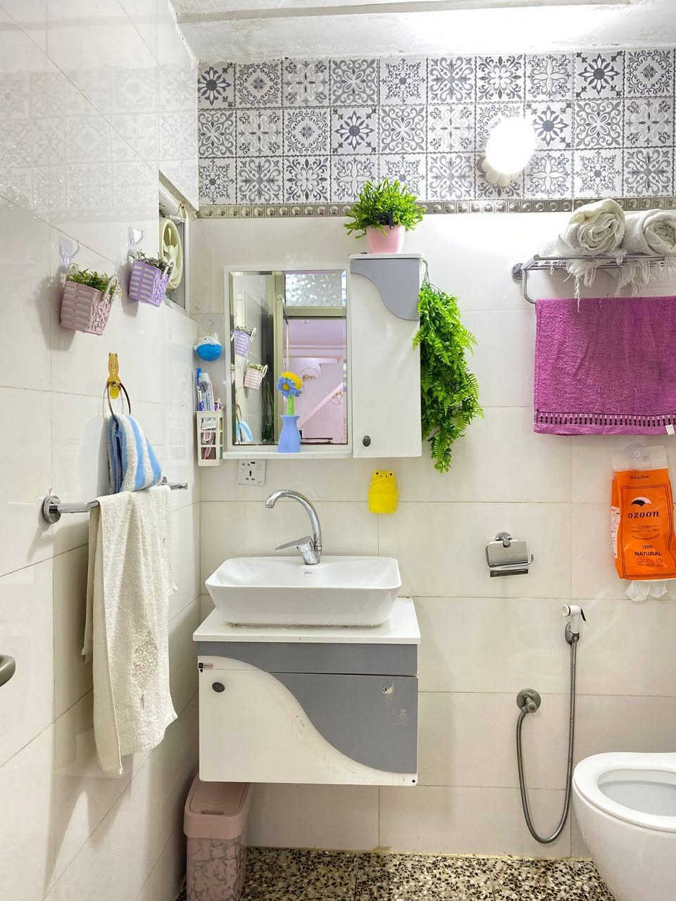 اسلام عليكم .مشتمل للبيع في شعب بحي تجار خلف نادي العربي /مساحه 80/واجهه 4/نزال 20/تفاصيل مشتمل /يحتوي على طرمه /استقبال/حولي/يحتوي على ثلاث غرف /او خدمات/للاستفسار مكتب شعب للعقار/بادره ابو ريحانه ***********/خاص /***********واتساب
