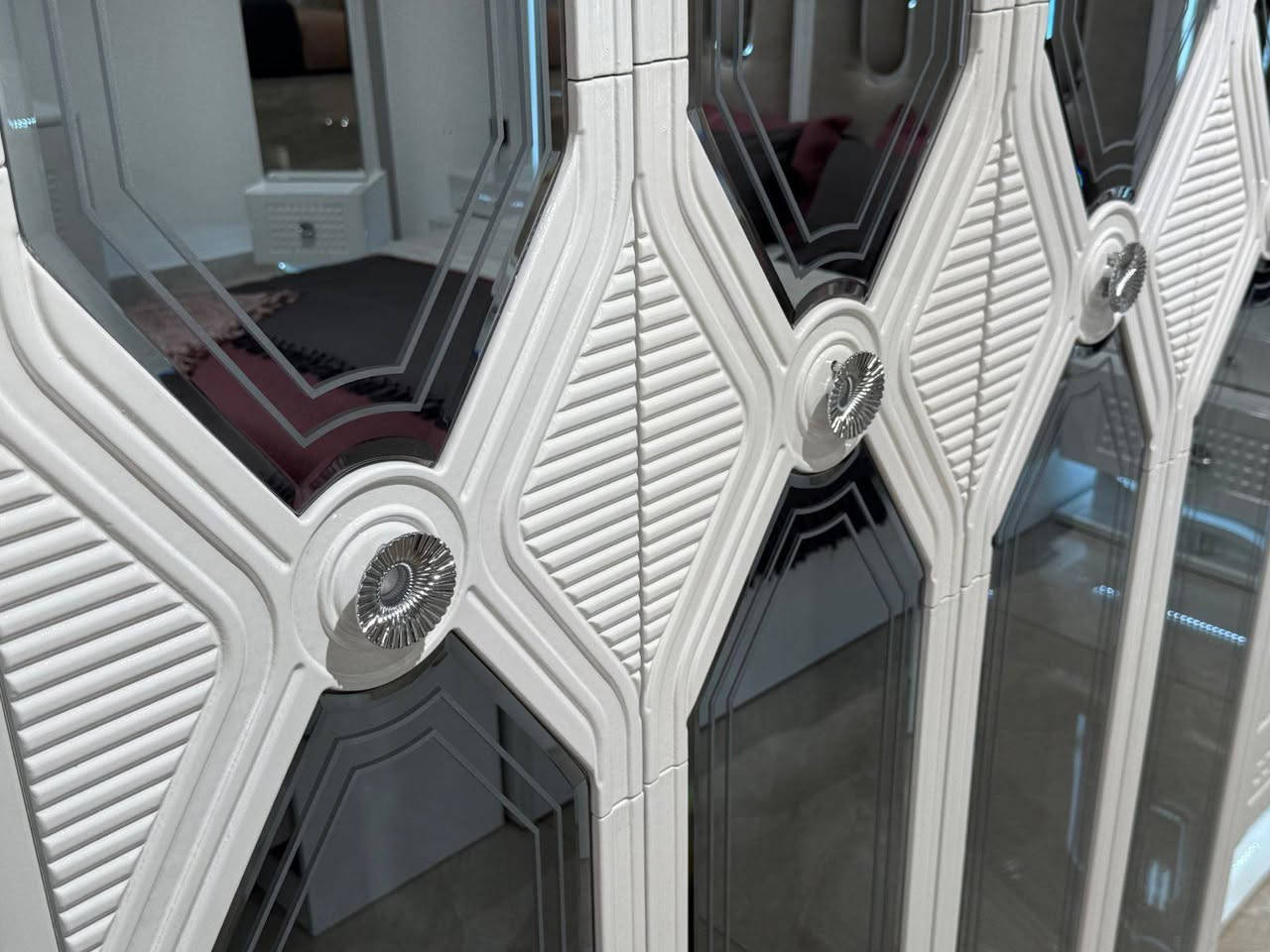 أجمل ماركات الغرف التركيه- الصينيه
تتكون من- 10 —قطع-

-السعر -،2600،000، - بالدينار العراقي-
-خشب mdf…ضمان-5-سنوات-

تكريت / شارع الزهور 
قرب كلية التربيه للبنات 

احجزها الآن-اتصل ***********📞☎️

البيع نقد واقساط
 #تكريت
#كلية تربيه للبنات 
#الزهور
#الاربعين
#الاحتفالات 
#مفروشات الامين 
#مركز خدمات البطاقه الذكيه
