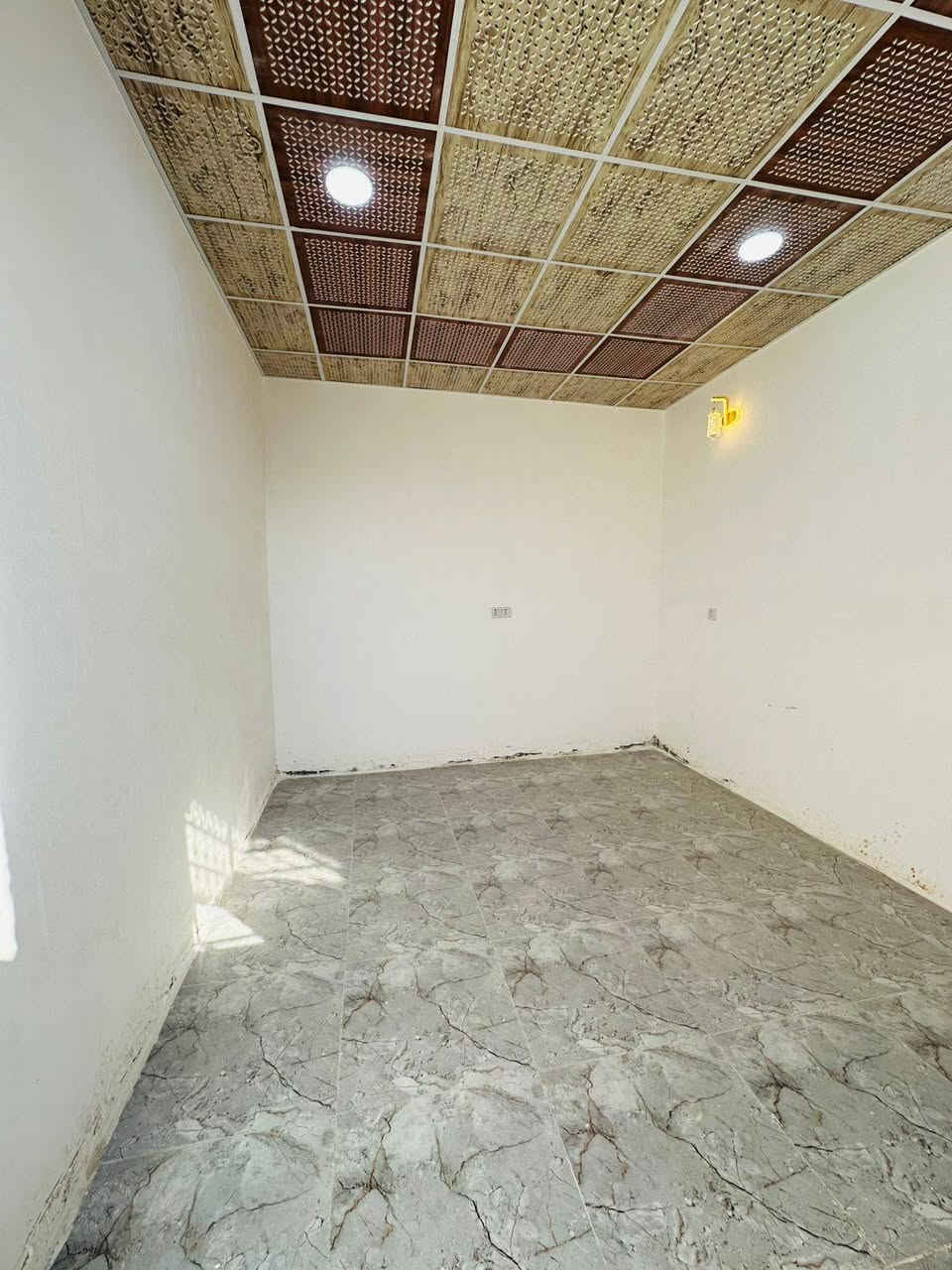 سعر بلاش بيت بناء جديد ب25 مليون

بيتين كل بيت 100 متر بناء جديد غير مسكون يتكون من غرفه وصاله جبيره ومطبخ وستقبال وصحيات. زراعي باسمي 
عنوان معمل الكاشي بصف مجمع الصادق تبليط قريب جدا 
***********
