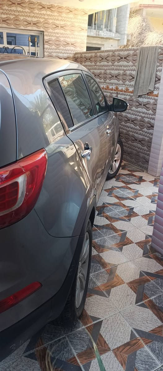 سلام عليكم سبورتج البيع موديل ٢٠١٢ سياره تخم تاير رقم انكليزي السعر ١٢٢وبيها مجال ***********
