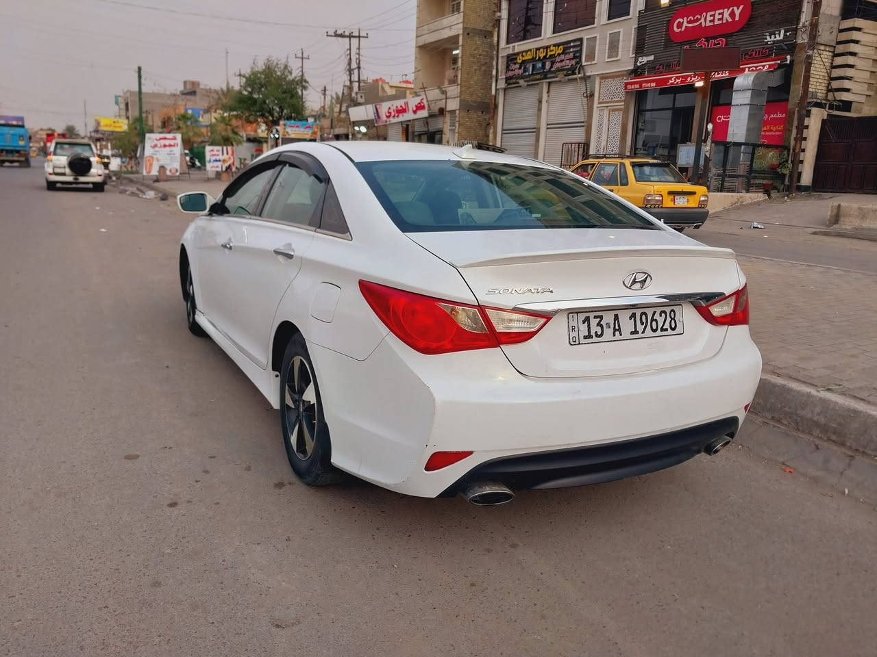 للبيع سوناتا
موديل 2014 
بصمة
حساسات 
كامرة 
مكنية + كير بحالة جيدة 
كشنات تدفئ ، تبريد 
كشن كهربائي
رقم دولي بإسمي شخصيا 
تحويل ثاني يوم 
وارد أمريكي محرك 2400
تخم تاير جديد صدر حداديه 
كله جاهزة 
السونار بالصور 

السعر 100 وبيها مجال 
مكاني بغداد 
رقم الهاتف /***********
