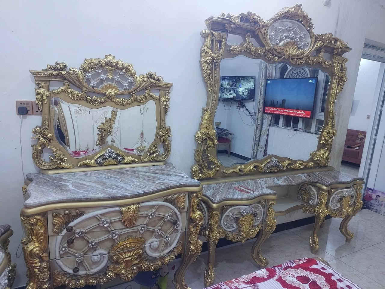 غرفه زان مصري صبغ ورق ماء الذهب والاسطح مرمر ايطالي غرفه جدا راقيه وجميله
السعر مليون و٦٥٠
المسيب حي المعلمين٣ طريق سيد ابراهيم بعد السكه بكيلوين تقريبا بعد اسلاك الضغط العالي ب٢٠٠م 
بيت على جهة اليمنى
***********
يرجى الاتصال قبل المجيء
