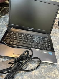 لابتوب • للبيع