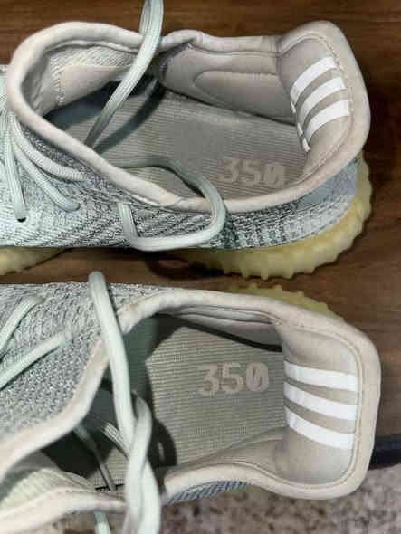 حذاء ايزي اديداس القياس42 يلبس 41 النضافه 100‎%‎ السعر 40 الف للاستفسار ***********
