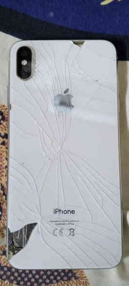 السلام عليكم📱iPhone XS MAX📱
مبدل بطاريه🔋(100)اصليه
نموذجM
ذاكره64📀
الضهر مكسور🔨
الشاصي نضيف 
الكامره خلفيه وأمامي شغاله 
فيس ايدي شغال
كلشي شغال
فقط الضهر والشاشه بيهه فطر واحد خفيف مامبين اصلن الجهاز كلشي مو عايزه سعره راح يكون فقط170الف للاتصال على***********سامراء
