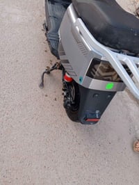 دراجه شحن ام عيون ملف 2000 درجة  نضيفه  6بطاريات ام بي ثري بس نقص عقل ...