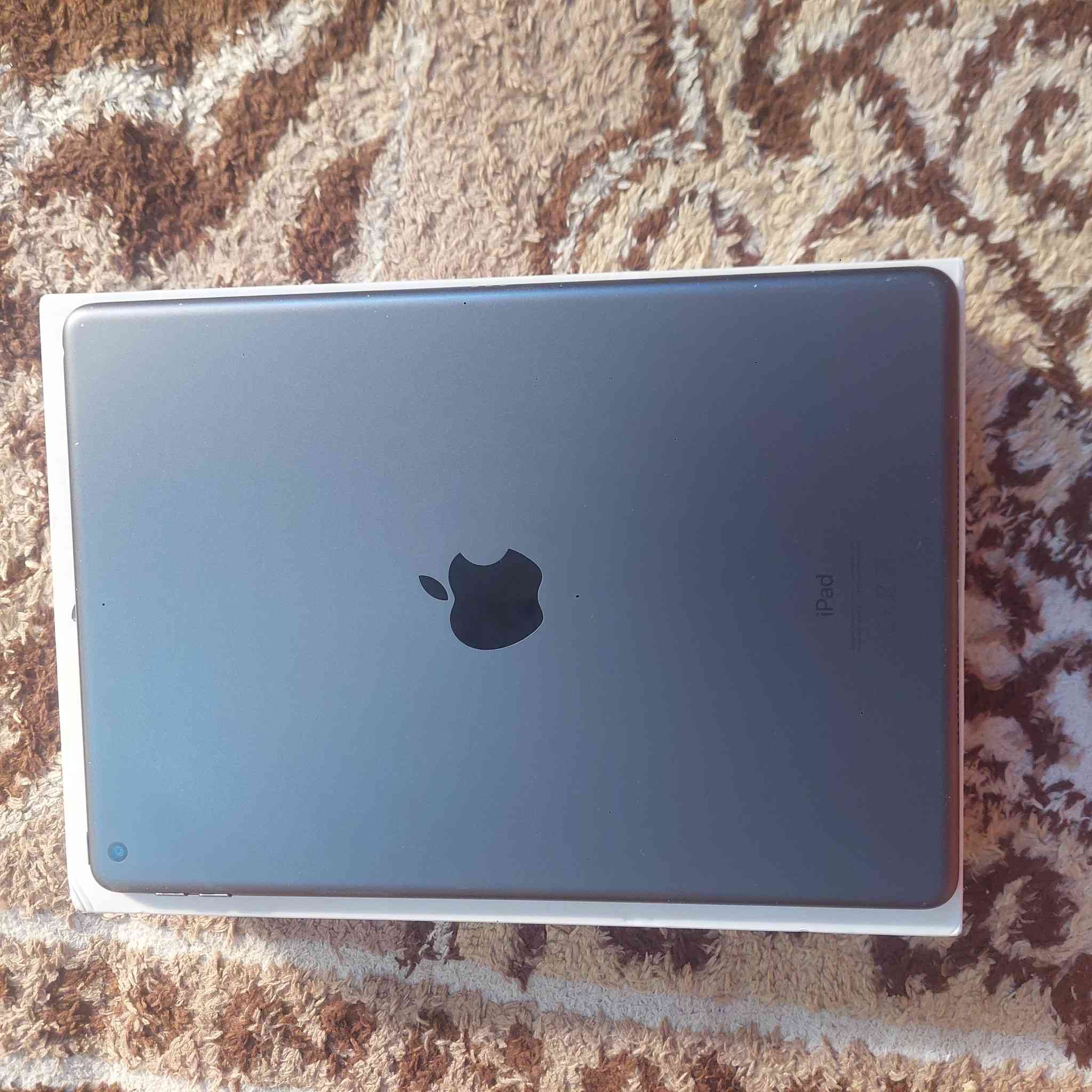 السلام عليكم ايباد جيل الثامن نضيف كلش مداخل تصليح ابد جهاز استخدام الشخصي معالج قوي الاعاب ودراسه
الذاكره 128 ملحقات كامله كرتونه الاصليه مالته 
رايده 165 قفل المكان الأمين الثانيه 
رقم الهاتف :***********
