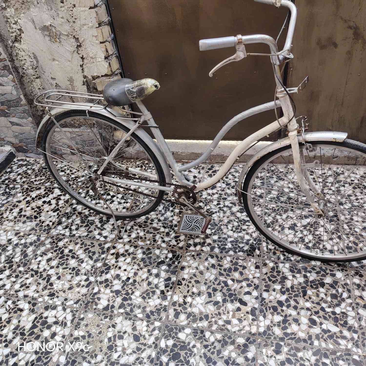 السلام عليكم  
باسكلات البيع 
رصاصي  بناتي 45
الزاق ياباني 
55
***********
