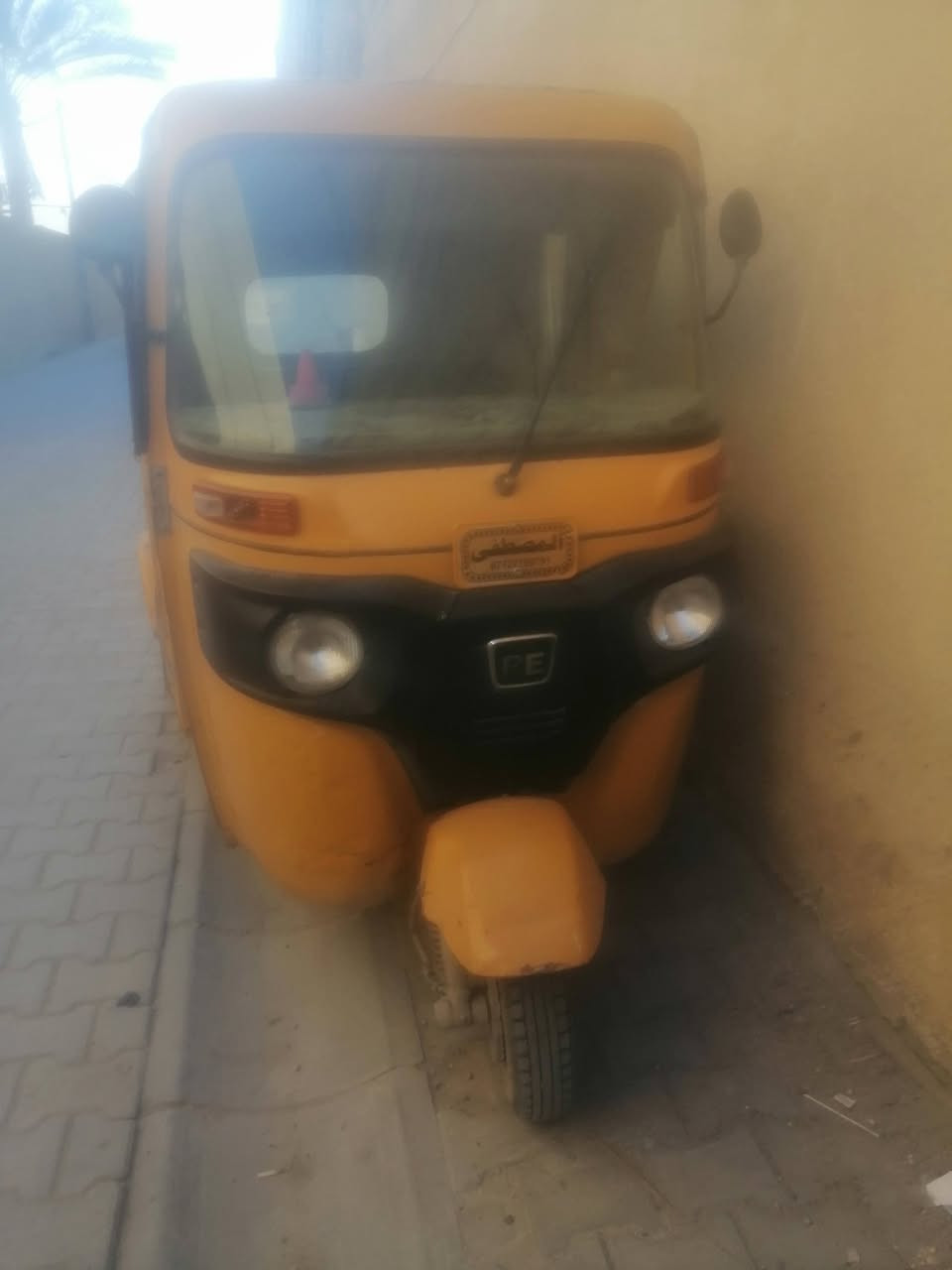 سلام عليكم تكتك للبيع موديل ١٩ نضيفه حلوه بس بيه تنقيص مرقمه السعر ٥ و٧٠٠ مكانب بغداد حي أور خلبر عل رقم وتدلل ***********
