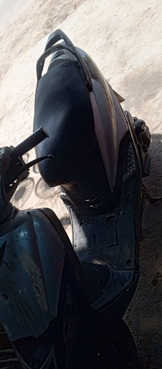 سلام عليكم شباب دراجه ماكس ثعلب للبيع دراجه حلوه ونظيفه كفراته بلادي بس البك لايت يرادله تبديل فقط دراجه حلوه ونظيفه وكامله اشاير سلف يرادله باتري فقط هندر واحد بيه بدايه خيط تحمه تكطع مكينه ناعمه حلوه 
استان تعليك بيه السعر 175 وبيه مجال بكاني بغداد الرشاد قريب على فلكت حي النصر *********** بي واتساب
