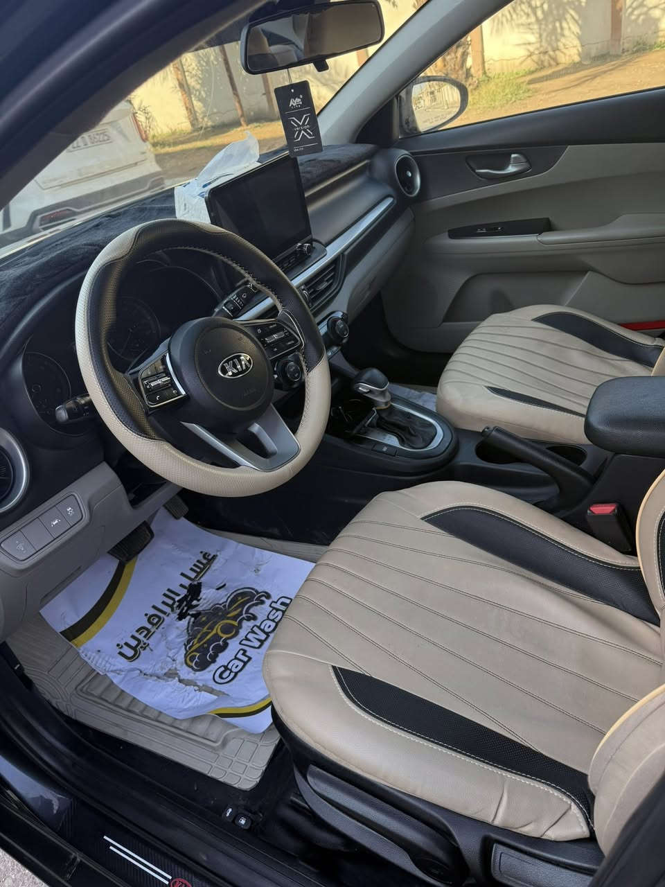 )السلام عليكم)للبيع كيا فورتي 2019
/سياره كلين 
/رقم أربيل 
طخم تايرات 
داخل لونين الي مرغوب
/كير أو محرك شرط لا صرف ولا نفخ ولاتبخير
سياره مال جناي ماتخلي عليه ربع
السياره بل واقع احلى من الصوره
مكان السياره الموصل الأيمن 
لاتصال والاستفسار الرقم
 *********** وهم بي واتساب
