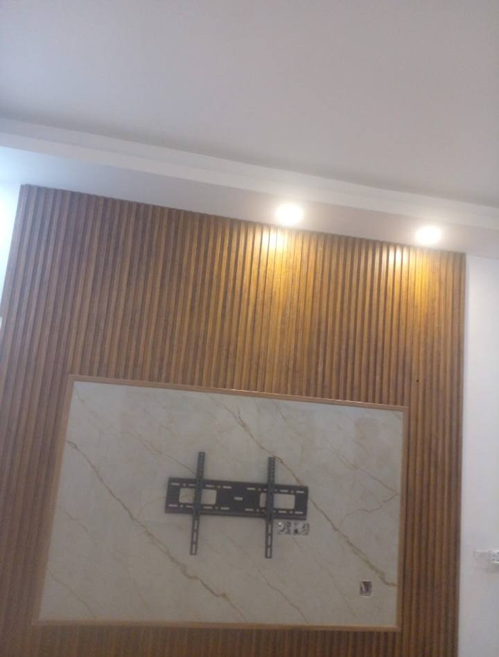 سلام عليكم اشتغل صباغ ابيوت داخلي وخارجي ونشتغل ديكورات جمس بورد تريد كرسه وعمل لوبس عمل اتصل ***********ابو محمد صباغ واتساب موجود
