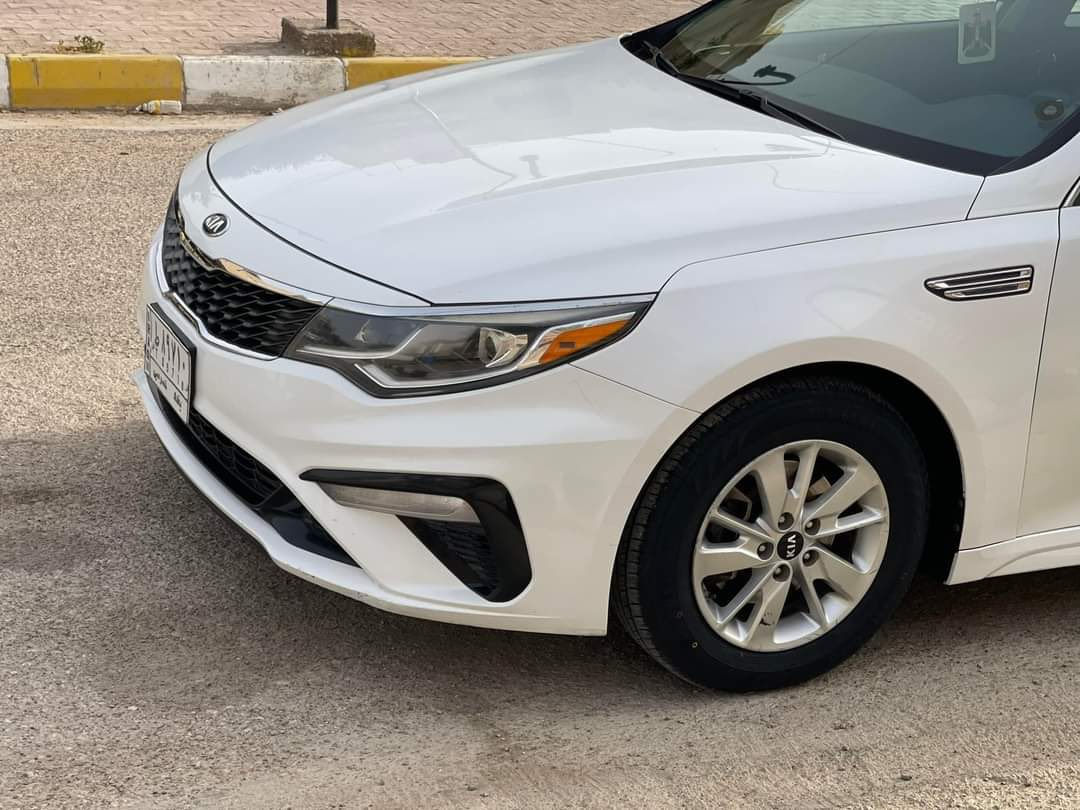 اوبتيما وارد امريكي موديل 2019 

اللون : أبيض 
العداد : 60  ميل ( حقيقي ) 
الضرر : بابتين جهة السائق البجم كبس الشركة 
محرك : 2400 
الرقم : بغداد حره 
مواصفاتها 
تبريد ثلج 
مكانها ناصرية 
السعر 150  ورقه 

***********
