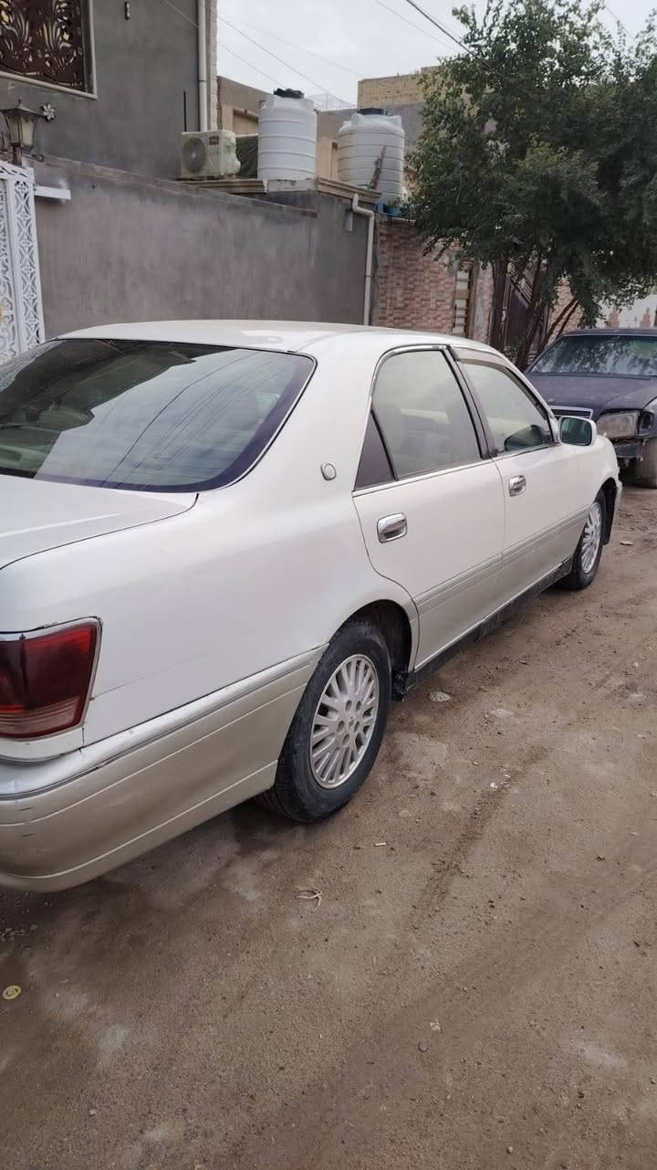 ملكة 3 دكم محرك ديفور الكبير شاصي 75 السياره مكفوله من الضربه والكصه مدفوع كمركه وقرصه موجود السعر105 ورقه واي ستفسار رقمي ***********
