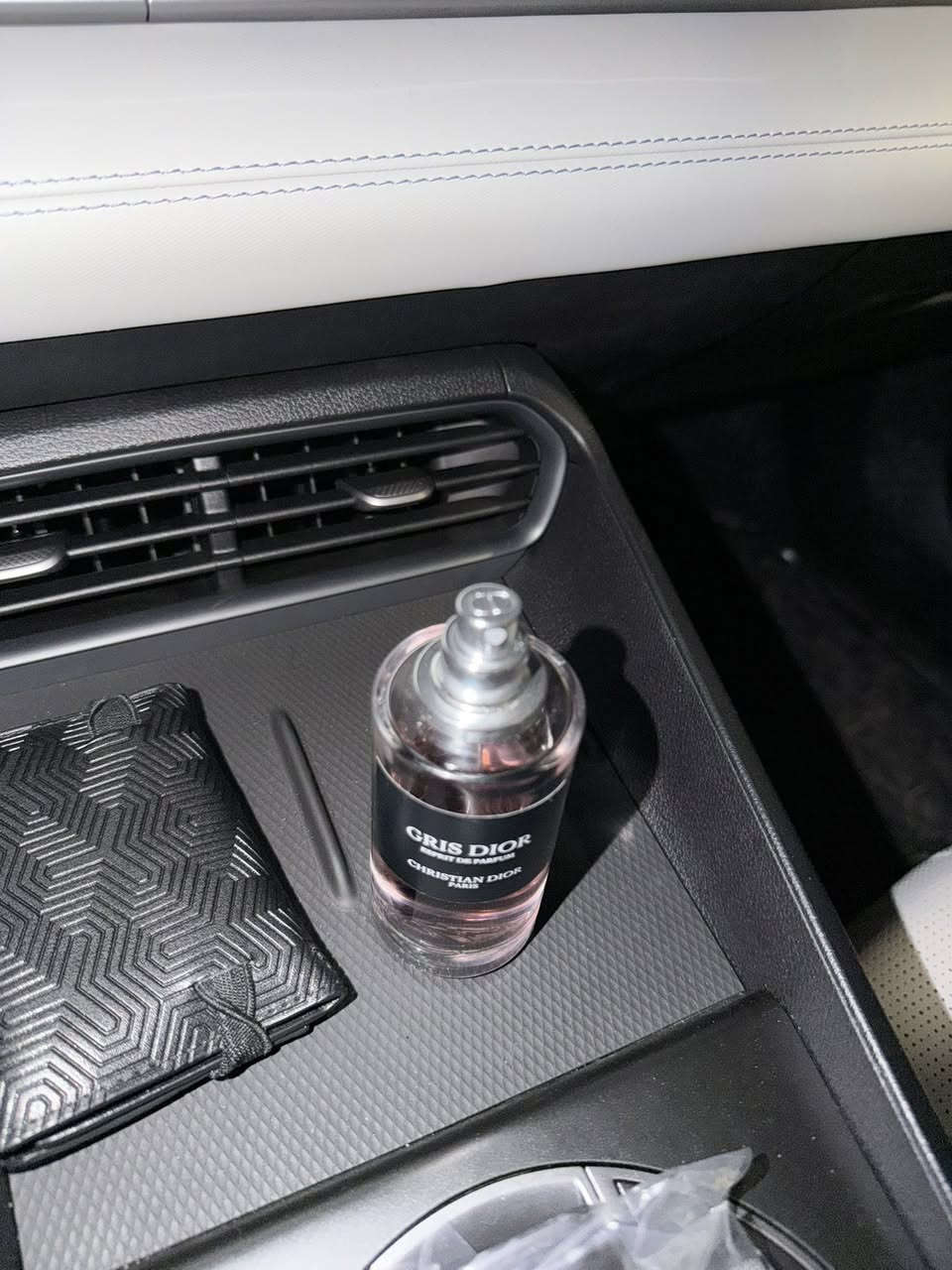 بطل المواعيد الغرامية من افخم الروائح من ديور للبيع
متبقي 55 مل الى60 مل 
مكاني المنصور ماعندي توصيل تاخذه من باب البيت علفحص شرط

اصلي اورجنال السعر185 الف


**إذا كنت صاحب هذا الإعلان وتريد حذفه لأي سبب، رجاءا أرسل رسالة إلى الدعم الفني**