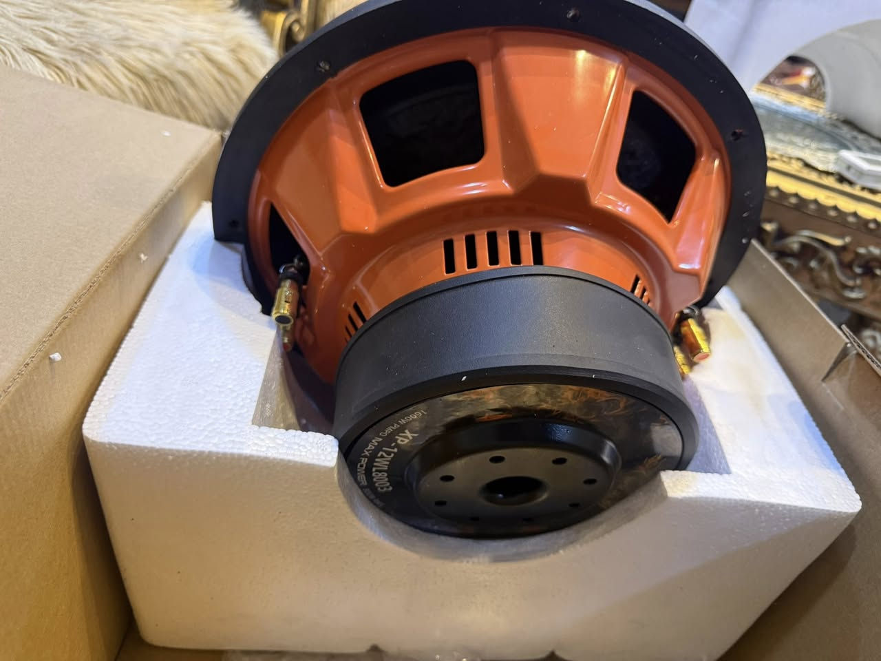 السلام عليكم
ساب وفر xplay 
1600 واط 800 ارمس 
دبل كويل 4+4 اوم جديد ممستخدم سعره 160 الف 
مكاني بغداد الزعفرانية ومتوفر توصيل ***********
