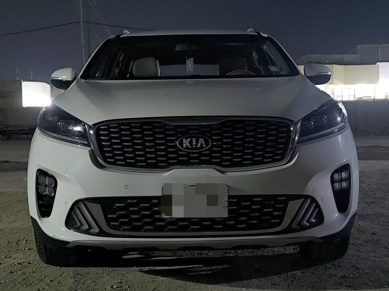 سلام عليكم سورنتو موديل 2020 كفاله عامه السياره حته من الشخط السياره جي بي اس والسياره مواصفاته معروفه رقم بغداد  السياره ماشيه 42 الف ومكان السياره واسط الكوت 
السعر ٢٧٠ ورقه وبيه مجال قليل 
الاتصال على الرقم *********** 
وغير متواجد على مواقع التواصل
