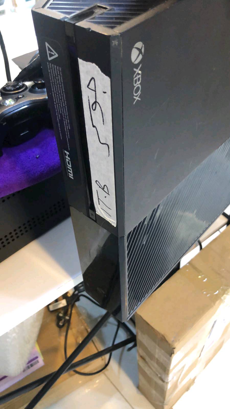 توفر_اكس بوكس وان فات ذاكره 1تيراه ✨
‏Xbox one fat مع جوستك اصلي 🎮
مخزون 11 لعبه من ضمنها GTAV 🔫
 جهاز كامل ملحقات مع ضمان حقيقي 🤝🏻

السعر 140 الف 💲

للحجز و الاستفسار تواصل على خاص 📲

اوقات العمل من ساعه 11 صباحا 🌤
حتا 10 مساء 🌗 لي رد على استفساراتكم 👉🏻

يتوفر توصيل 🚗 لي جميع أنحاء العراق 🇮🇶

کونسل أيتمز / Consel items