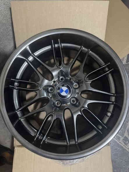 السلام عليكم 
تخم BMW M5 
حجم 18 توسايز
كوبي1
نفس وزن-متانة-قياسات-لون البلادي 

جديد غير مستخدم 

بغداد شارع فلسطين-بغداد مجمع مشن تقاطع زيوت معرض الصفار
***********
***********7
