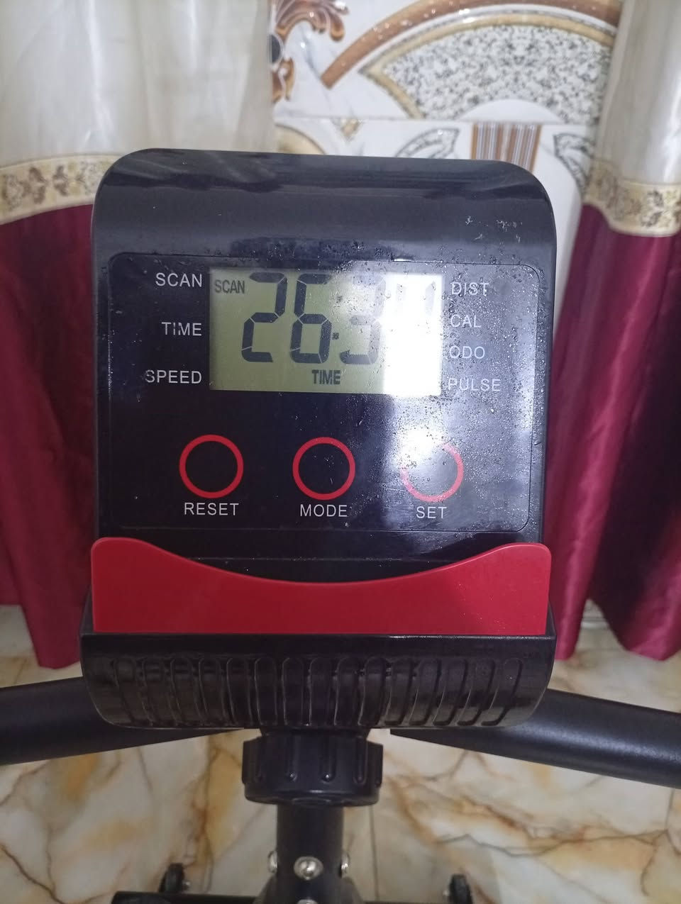 عندي بايسكل رياضي عارضته للبيعالسعر 150وبيه مجال عنواني زعفرانيه دور الشرطه يم مدرسه زهور العراق ***********
