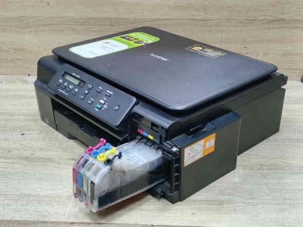 ‏طابعة براذر موديل J100 مستعمل بحالة ممتازة باحبار خارجية تطبع 5000 اسود وأبيض و7000 ملون سعر الحبر 10 الف لكل اللوان سرعة طباعة 9 ملون 12 اسود  وجه واحد استنساخ طباعة سكنر 🚦سعر الطابعة 100 الف 🚦مع كيبل كهرباء وكيبل كومبيوتر وقرص تعريف للطلب *********** / *********** يوجد توصيل لجميع المحافظات نسبة نظافة الجهاز 95% عدد النسخ المطبوعة 251 نسخه فقط  بضمان تشغيل وفحص...
‏#طابعتي
‏#الصفوة
