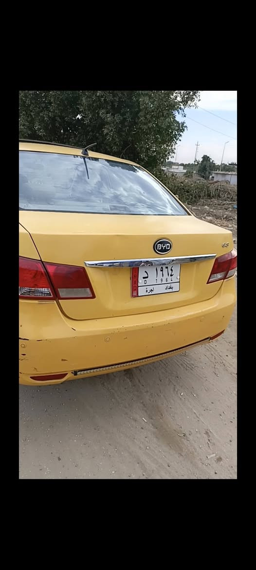 السلام عليكم للبيع BYD G3 2013
معروفه مواصفاته السعر 48وبيه مجال 
رقم بغداد  ممز رقمه 1964
راعيه يريد مداور 
مكفوله من الضربه ولصبغ 
عله وضع لشرگه لهلالات ودوسات 
 كير عادي محرك هونده لمرغوب 
كير ومحرك كفولات تدفه تبريد ثلج ❄ 
تخم تاير مكاني بابل جبله
 *********** بيه واتساب
