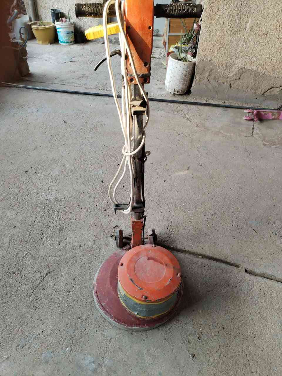 للبيع جلايه ايطالي القديمه  200الف ***********
