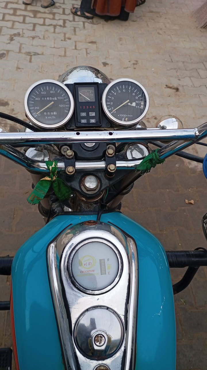 جمرة موديل 2022 مكفوله من كلشي 
محرك ما مفتوح 
كهربائيات كلها شغاله ✅ 
اوراق 
سعرها مليونين ،2000 وبيها مجال بسيط 
مكاني نجف ناحية الرضويه 
***********
